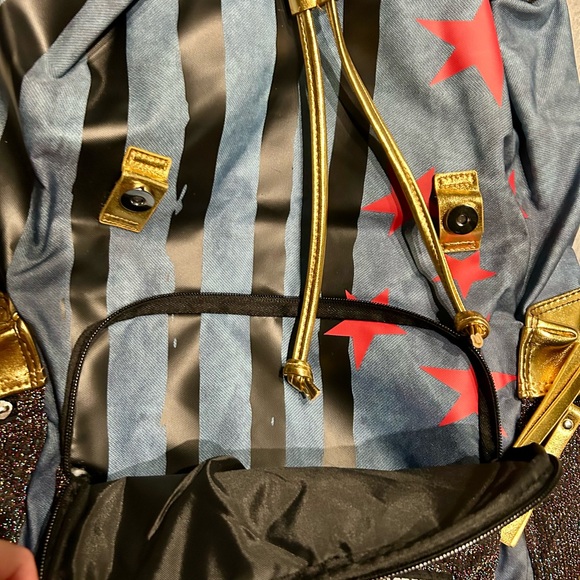 New DC comics/Warner brothers Birds of Prey Blue & Gold Backpack - Picture 11 of 12